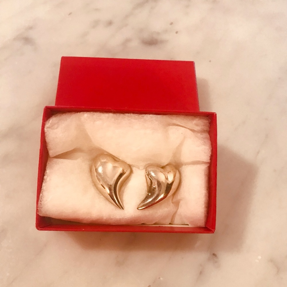 Sterling Silver Lovely heart earrings!
